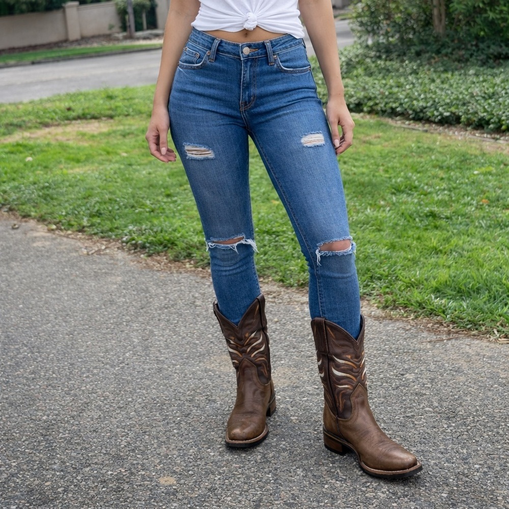 Stylish Blue Ripped Skinny Jeans - Picture 2 of 6